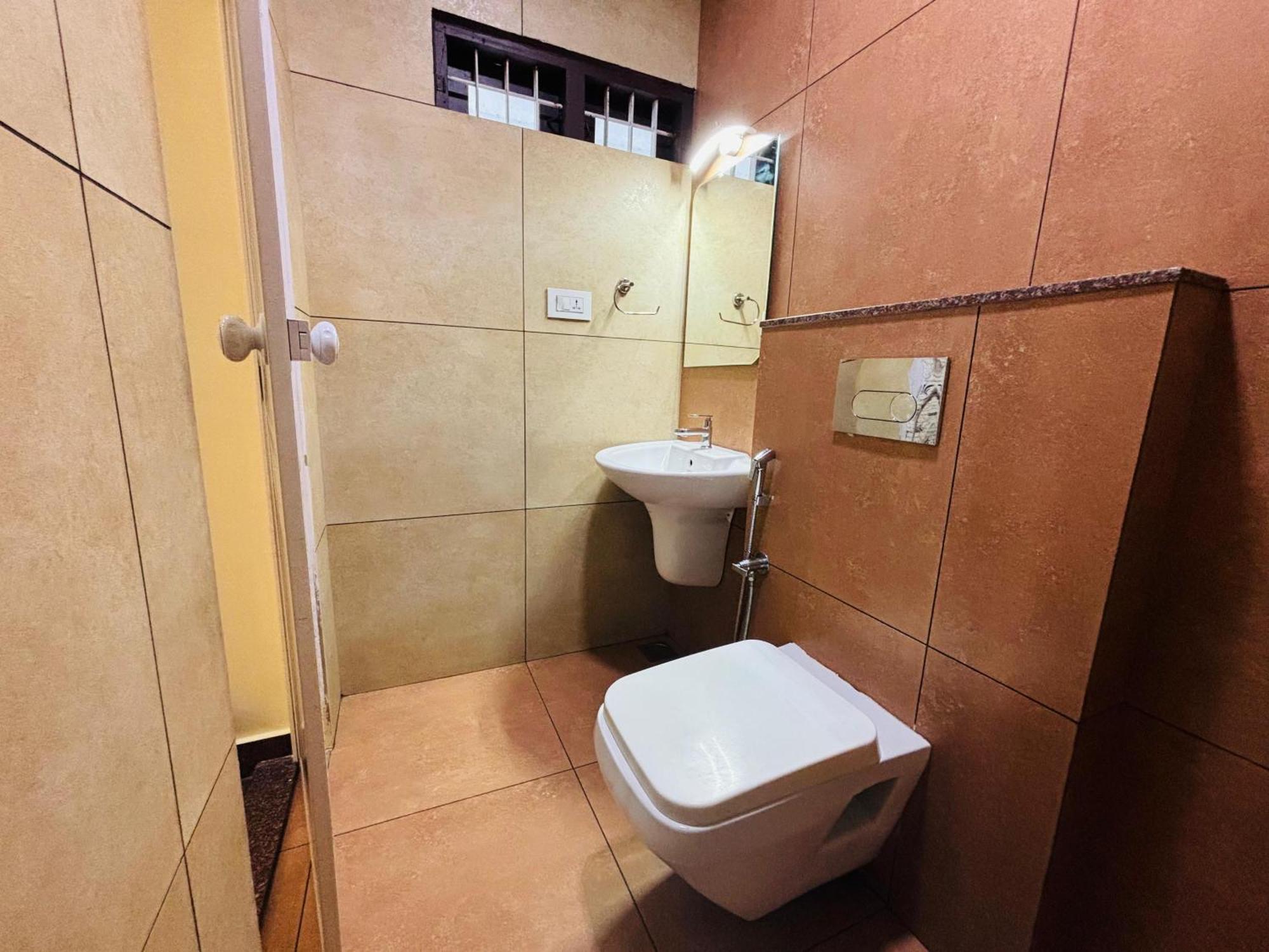 Hotel Isha Residency Kochi Zewnętrze zdjęcie