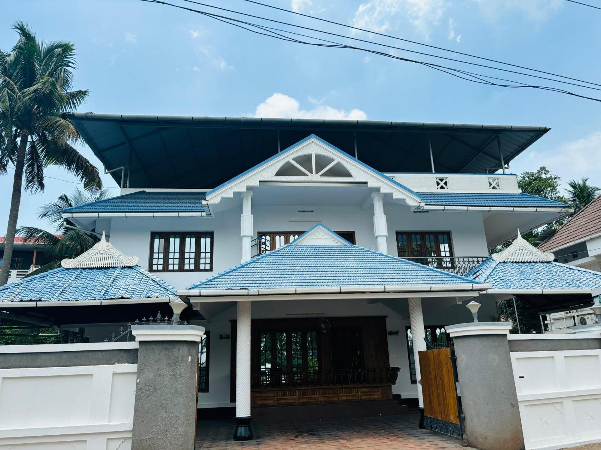 Hotel Isha Residency Kochi Zewnętrze zdjęcie