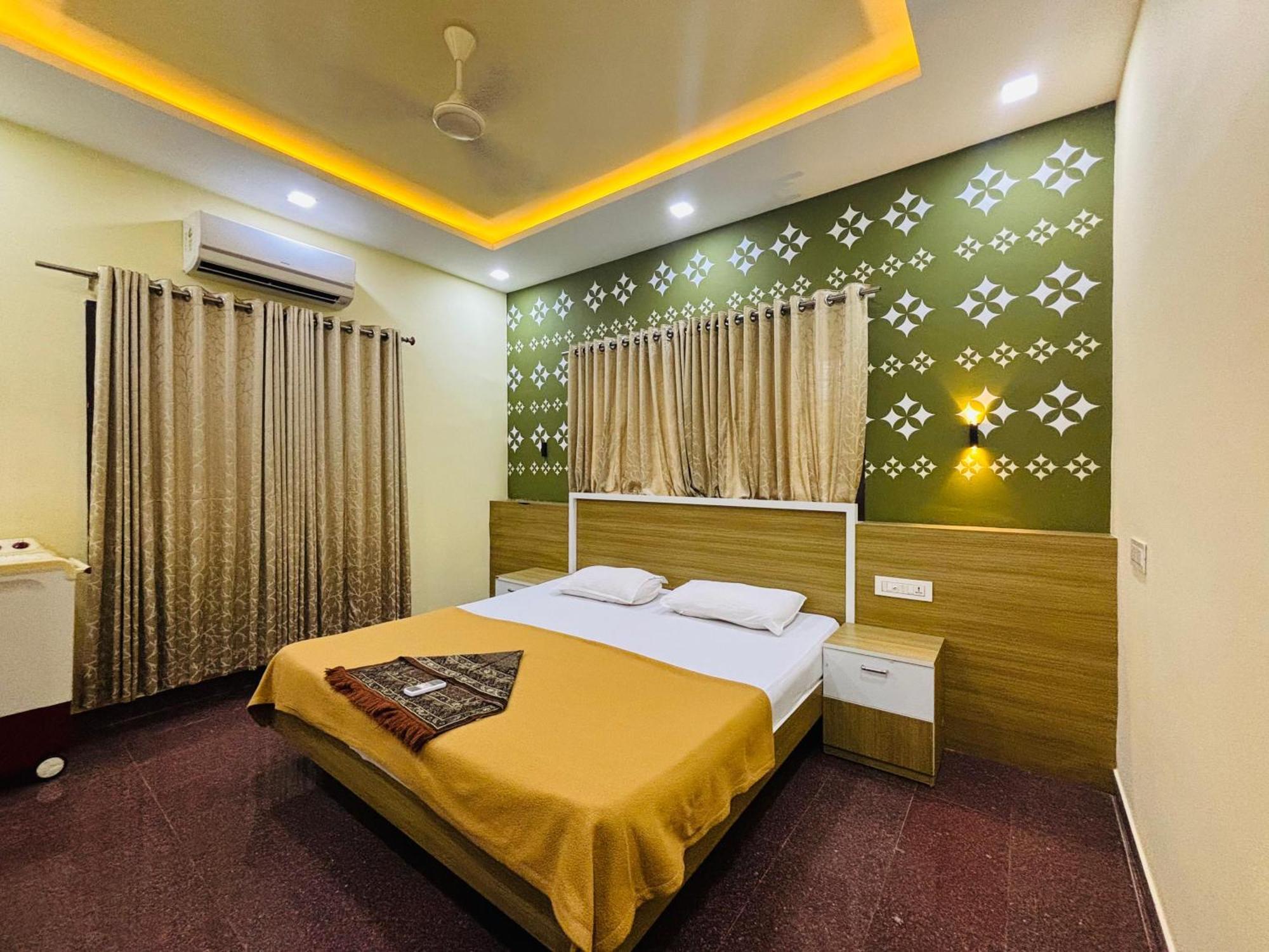 Hotel Isha Residency Kochi Zewnętrze zdjęcie